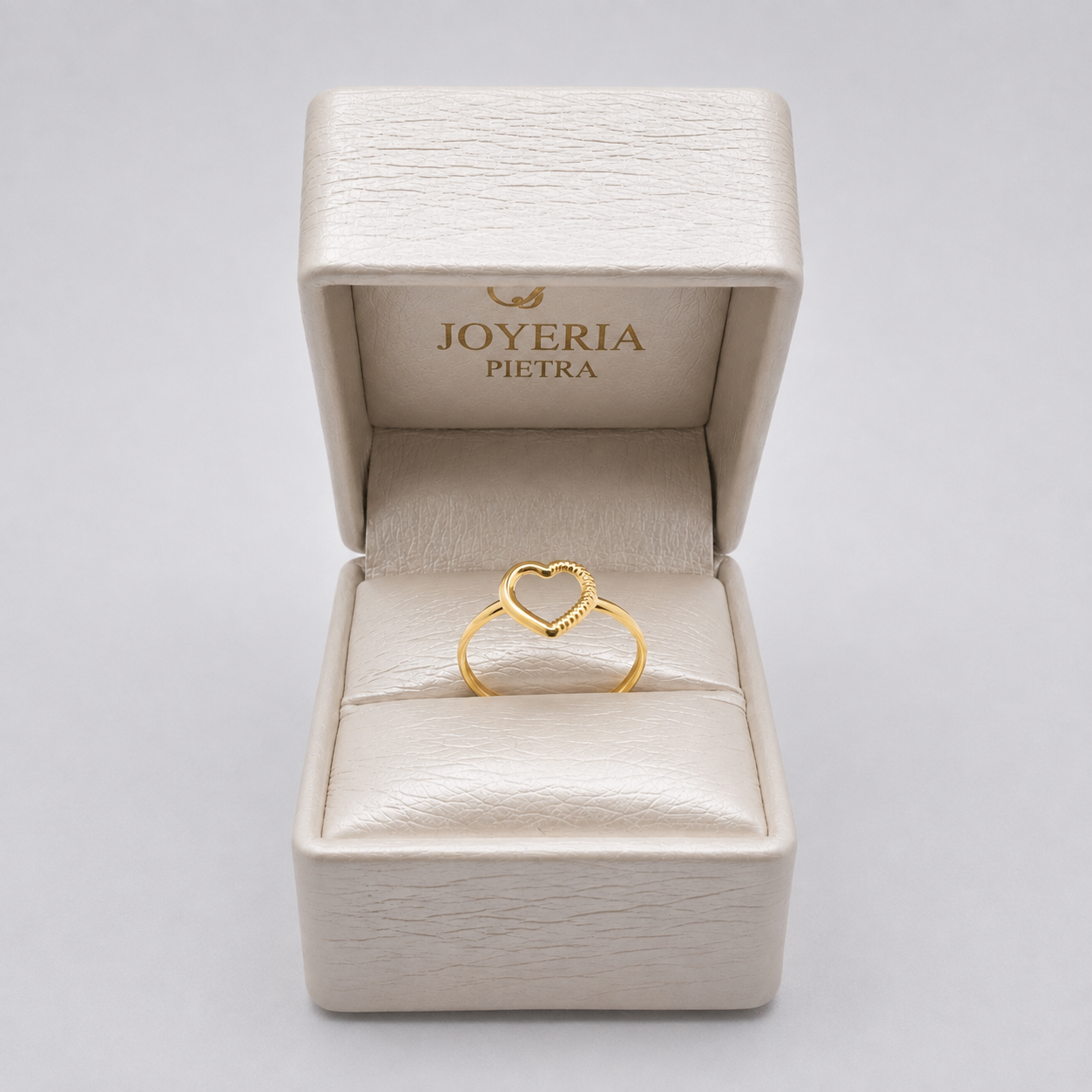 Anillo Corazón Rayado - Oro Amarillo 18K - 0.65g