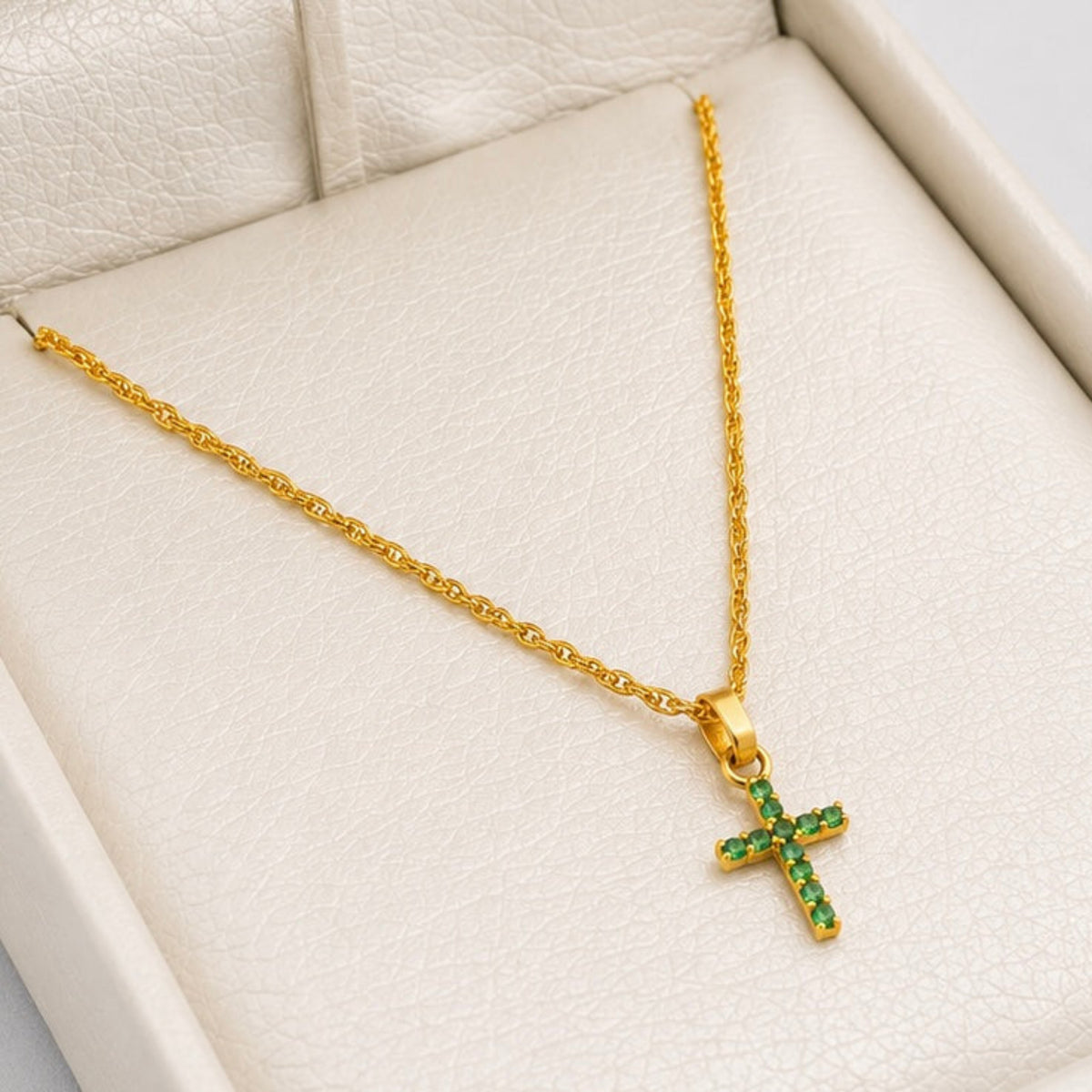 Set Cadena Mini Lazo + Dije Cruz Verde - Oro Amarillo 18K