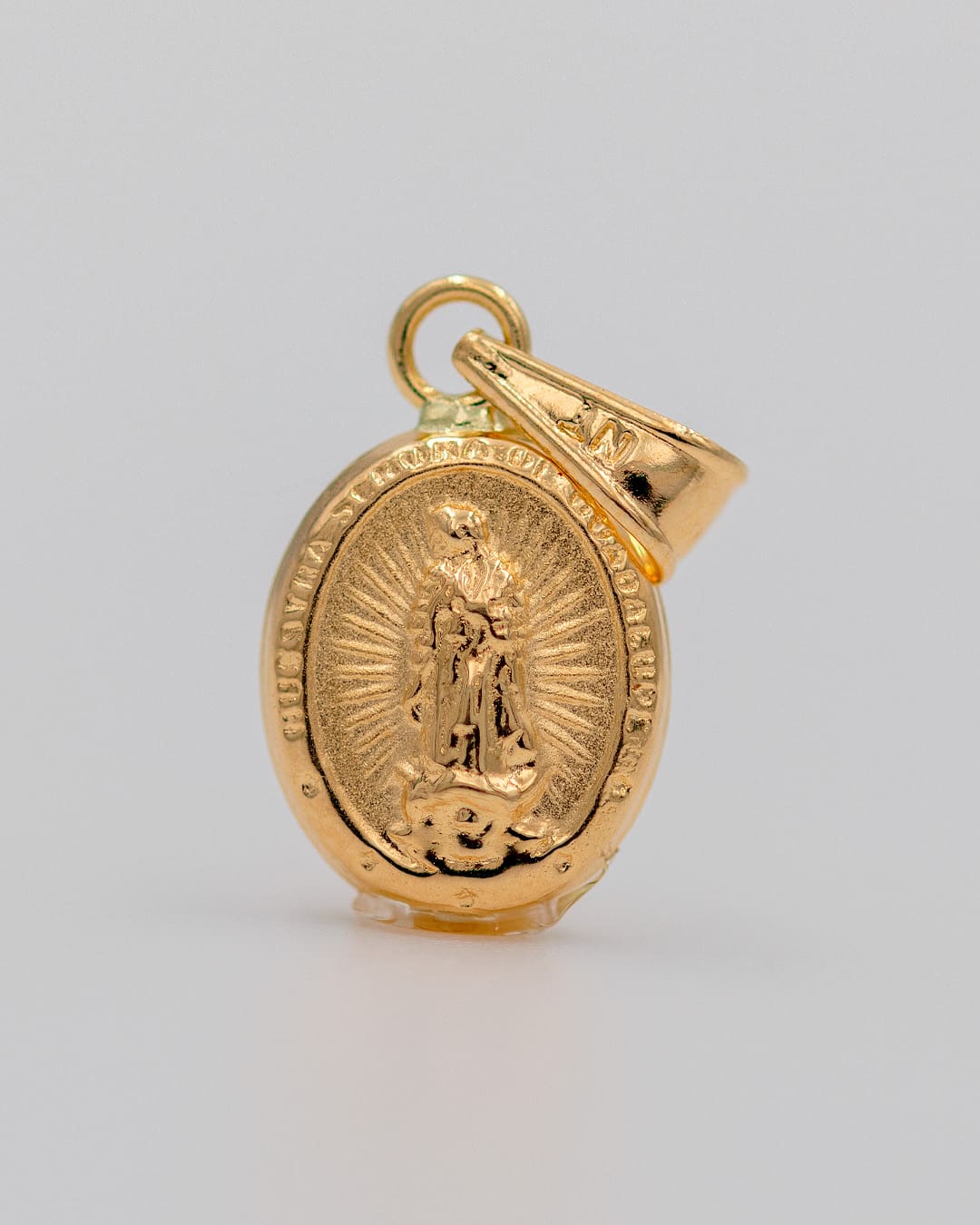 Dije Virgen de Guadalupe. Oro Amarillo 18k - 0,9 gr