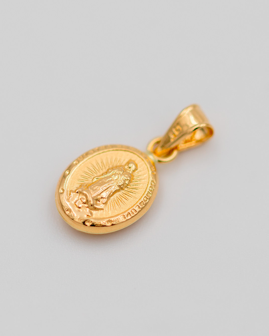 Dije Virgen de Guadalupe. Oro Amarillo 18k - 0,9 gr