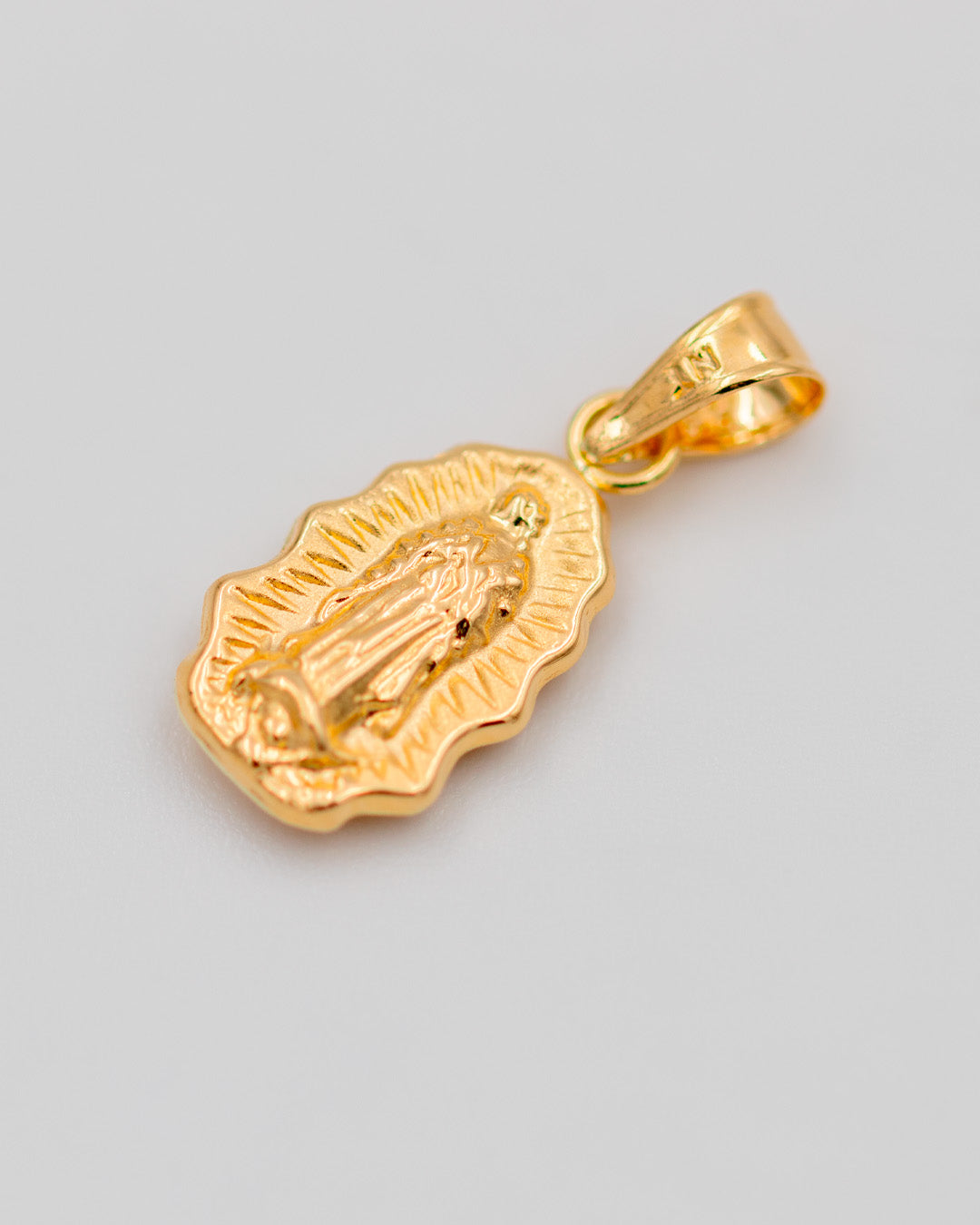 Dije Virgen de Guadalupe Silueta, Oro Amarillo 18k - 0,55 gr