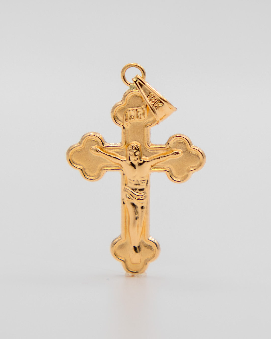 Dije Cruz Cristo Punta Trebol, Oro Amarillo 18k - 2,2 gr