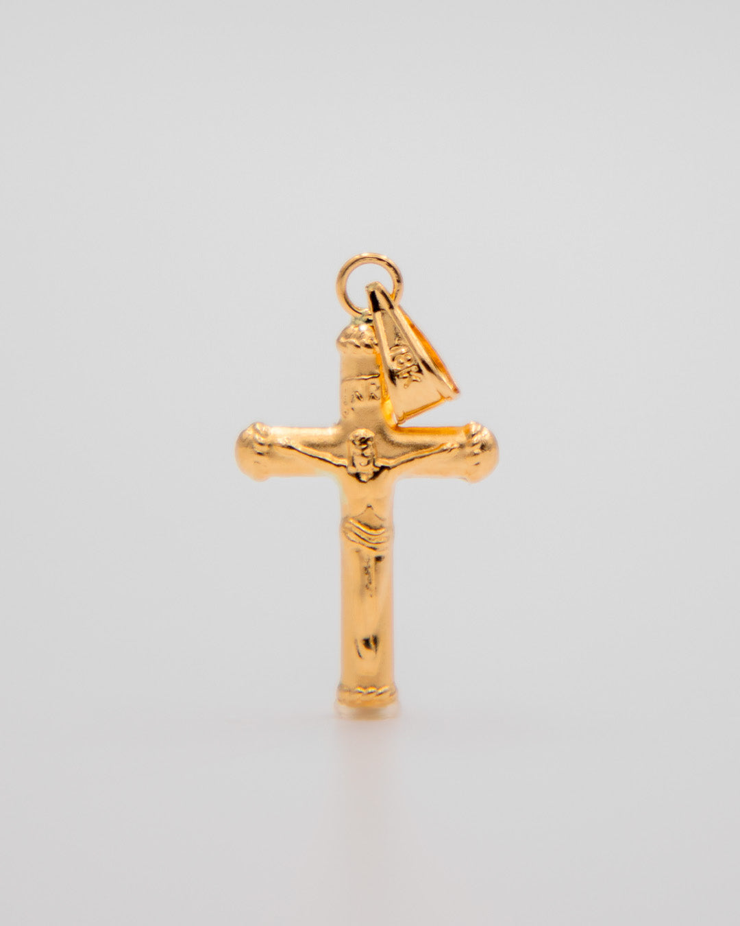 Dije Cruz Cristo Redondo Toquelado, Oro Amarillo 18k - 0,75 gr