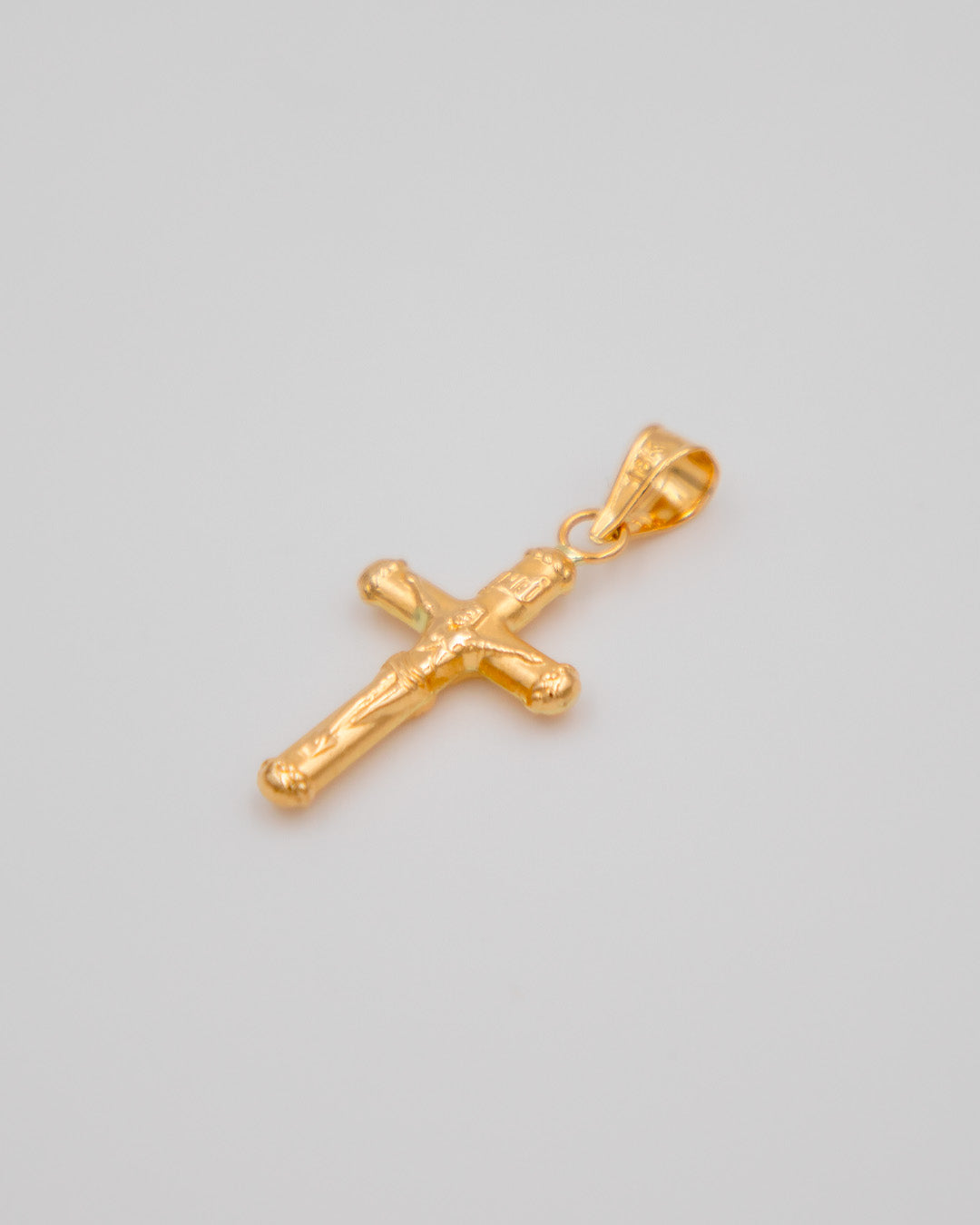 Dije Cruz Cristo Redondo Toquelado, Oro Amarillo 18k - 0,75 gr