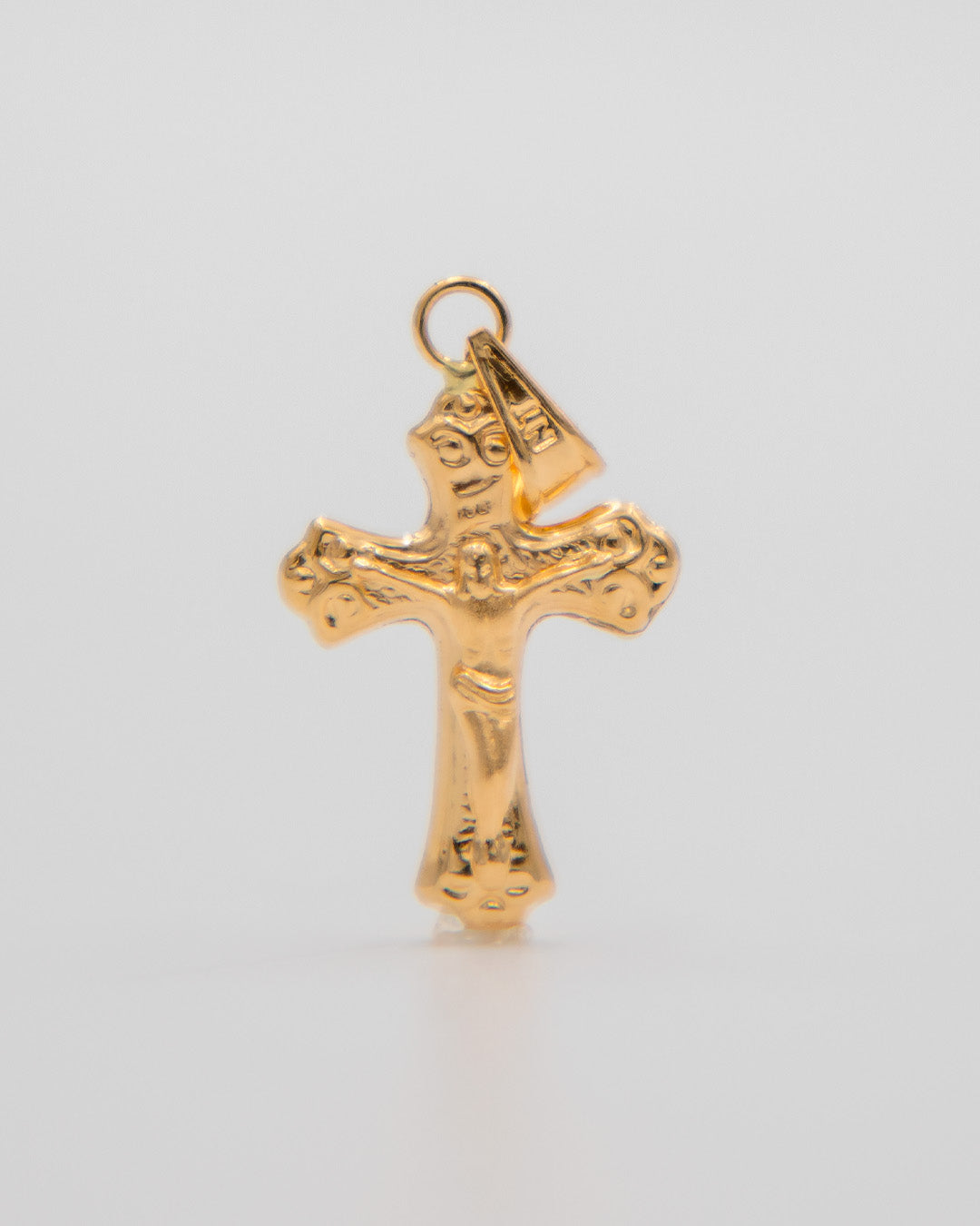 Dije Cruz Cristo, Oro Amarillo 18k - 1,5 gr