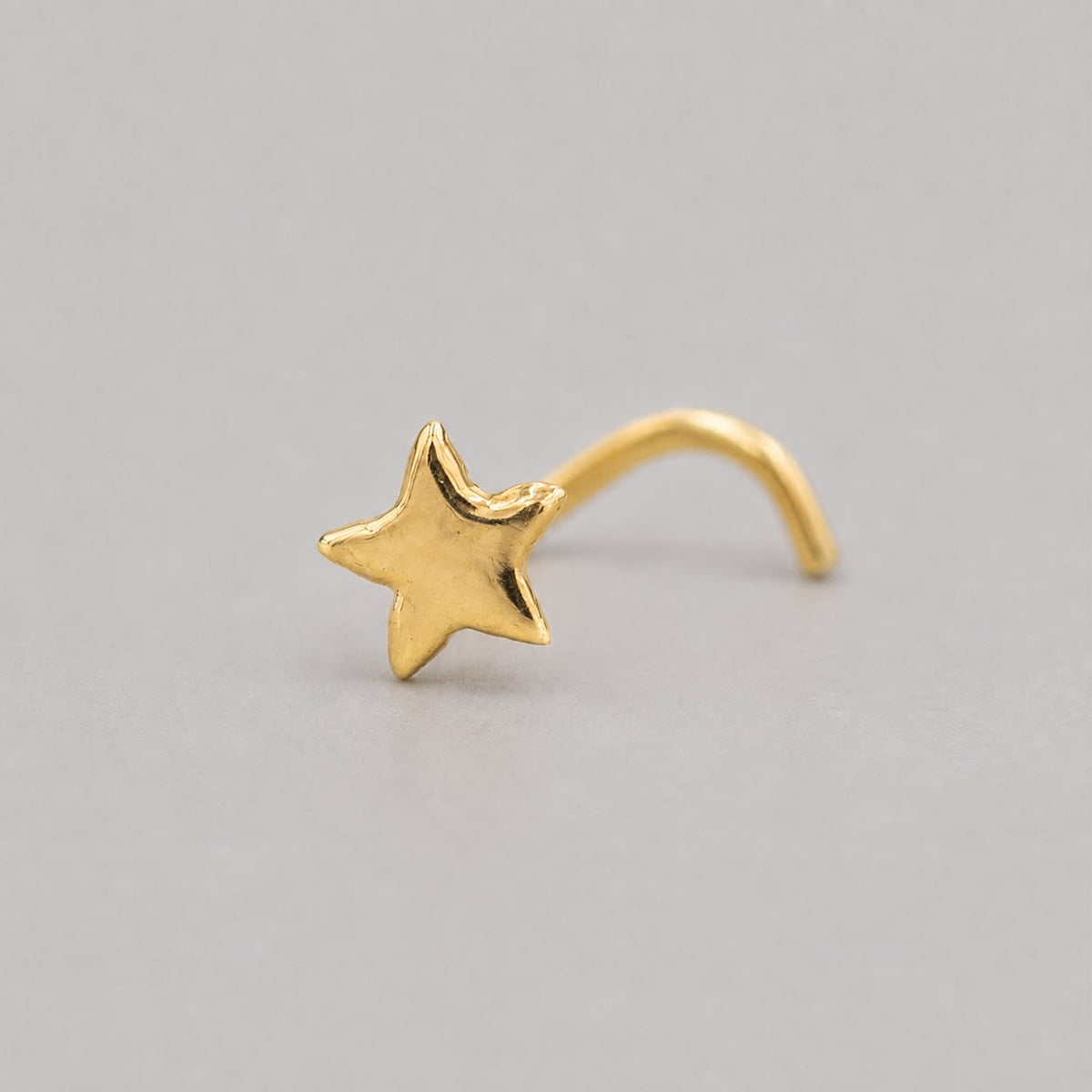 Piercing Nariz Curvo Estrella- Oro Amarillo 18k