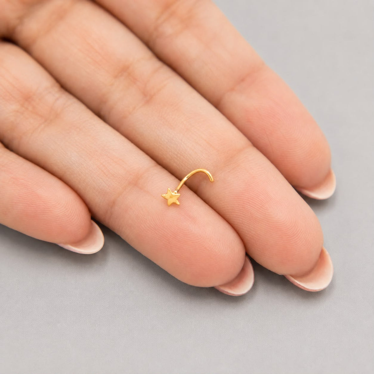 Piercing Nariz Curvo Estrella- Oro Amarillo 18k